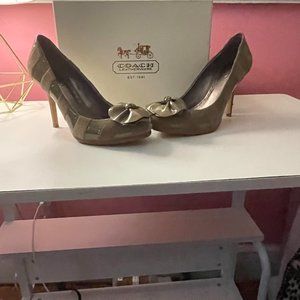 Coach Trinitie Heels Green Women's Size 6